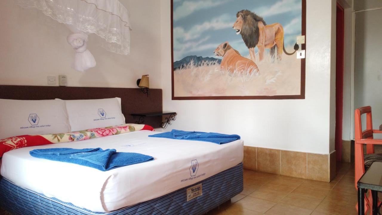 Miryams Village Inn Safari Lodge Sultan Hamud Exterior foto