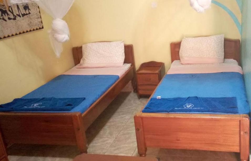Miryams Village Inn Safari Lodge Sultan Hamud Exterior foto